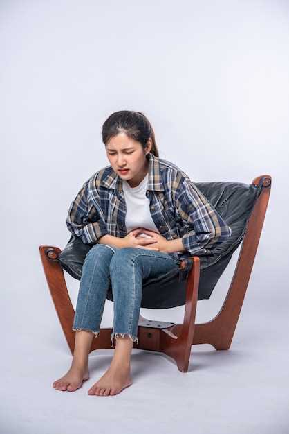 Неприятный симптом: боль во время сидения